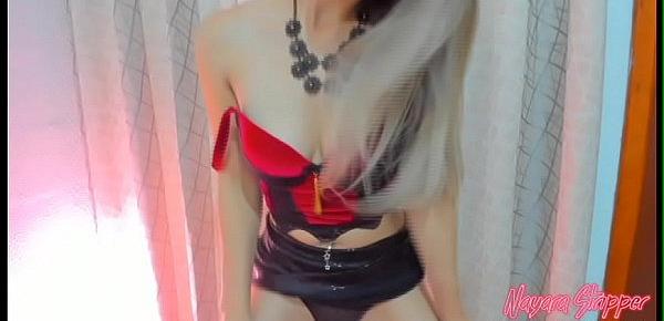 Dançando funk de mini saia, tirando toda a roupa bem safada